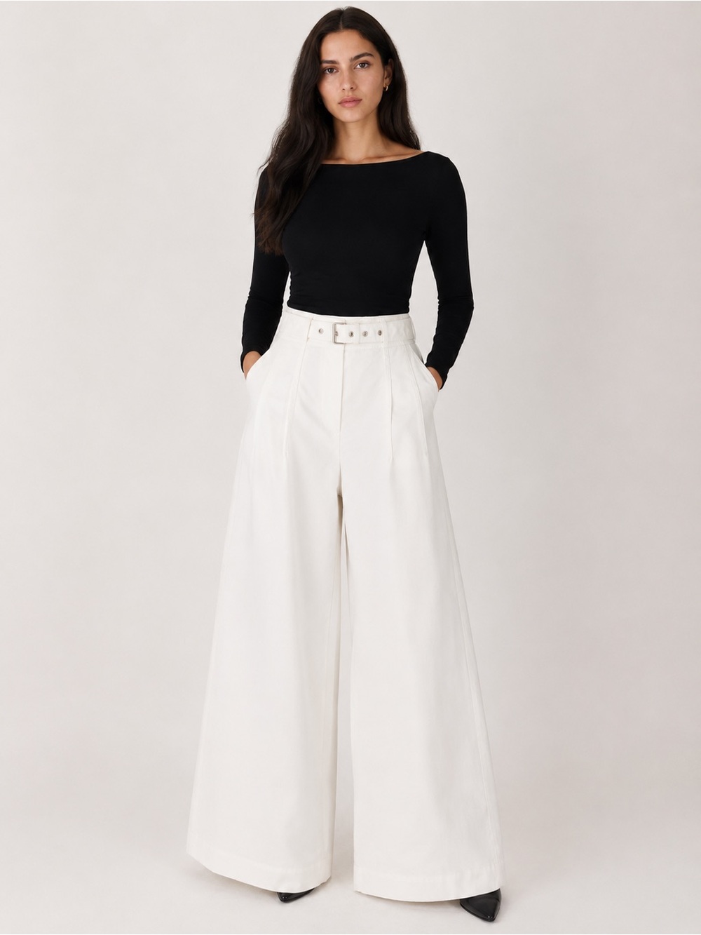 $3,230 Christian  Dior white high rise wide leg jeans sz S, pre-owned.